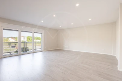 Apartamento T3 para Venda em Santa Cruz/Trindade e Sanjurge