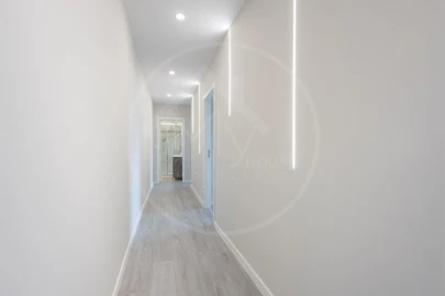 Apartamento T3 para Venda em Santa Cruz/Trindade e Sanjurge