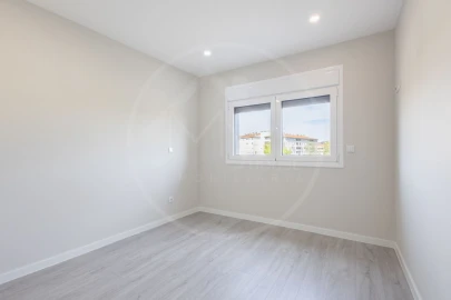 Apartamento T3 para Venda em Santa Cruz/Trindade e Sanjurge
