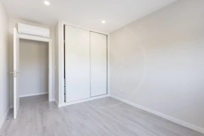 Apartamento T3 para Venda em Santa Cruz/Trindade e Sanjurge
