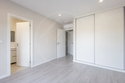 Apartamento T3 para Venda em Santa Cruz/Trindade e Sanjurge
