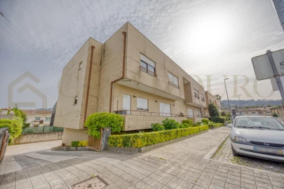 Apartamento para Venda em Campo e Sobrado