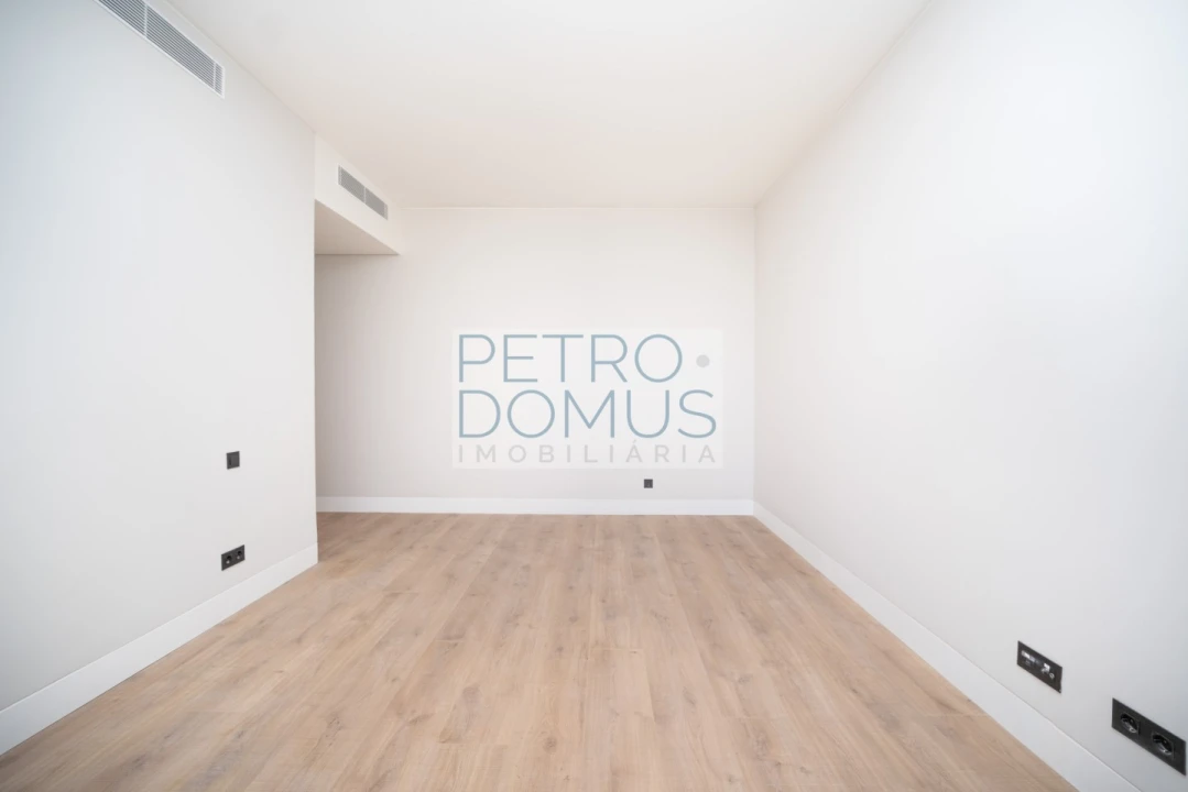 Apartamento T3 para Venda em Alcochete Foto 12