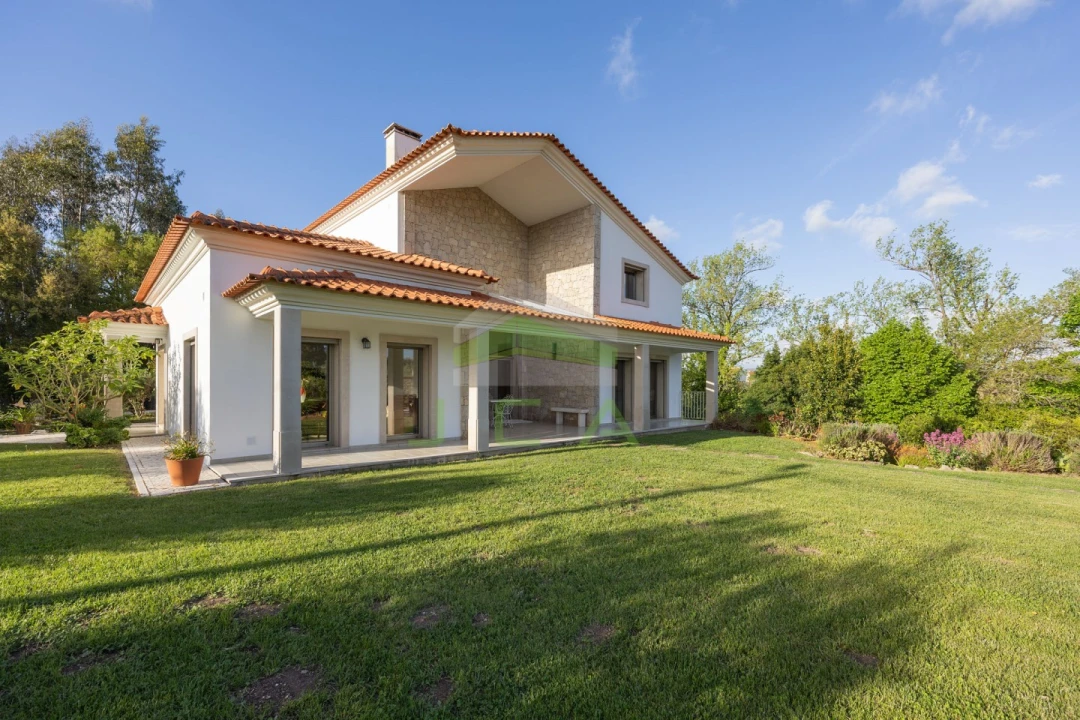 Moradia T4 para Venda em Porto de Mós - São João Baptista e São Pedro Foto 1