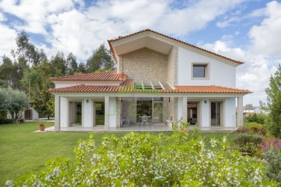 Moradia T4 para Venda em Porto de Mós - São João Baptista e São Pedro