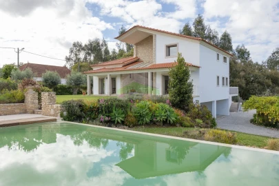 Moradia T4 para Venda em Porto de Mós - São João Baptista e São Pedro