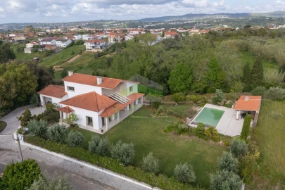 Moradia T4 para Venda em Porto de Mós - São João Baptista e São Pedro