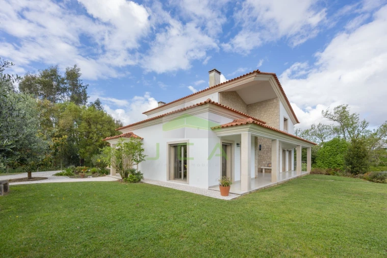 Moradia T4 para Venda em Porto de Mós - São João Baptista e São Pedro Foto 5