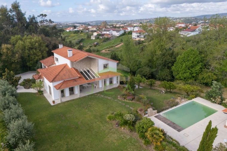 Moradia T4 para Venda em Porto de Mós - São João Baptista e São Pedro Foto 47