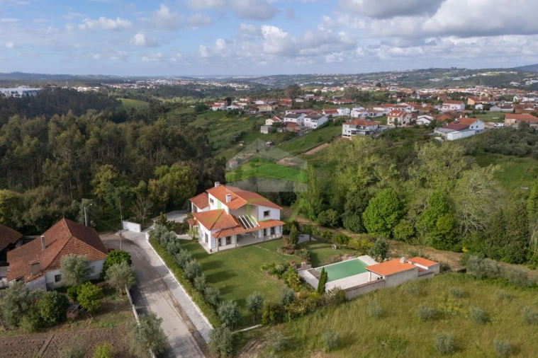 Moradia T4 para Venda em Porto de Mós - São João Baptista e São Pedro Foto 49