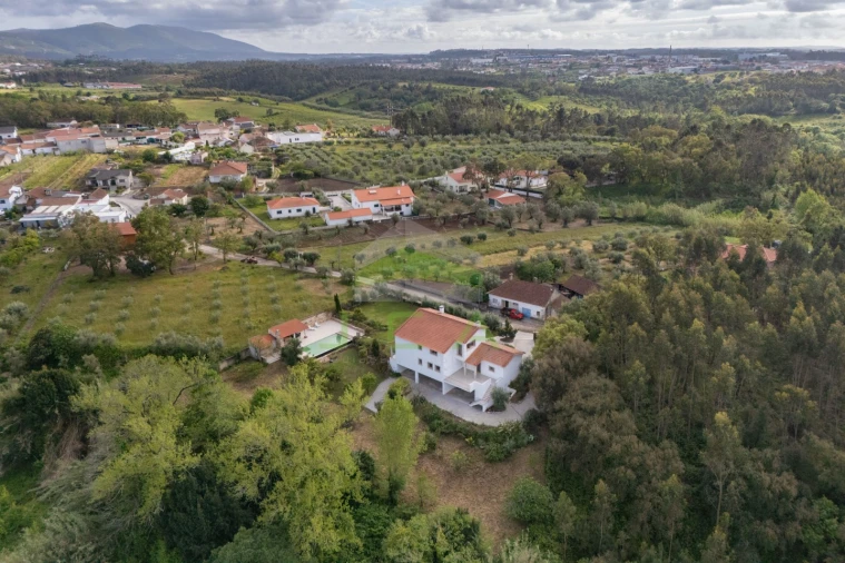 Moradia T4 para Venda em Porto de Mós - São João Baptista e São Pedro Foto 52