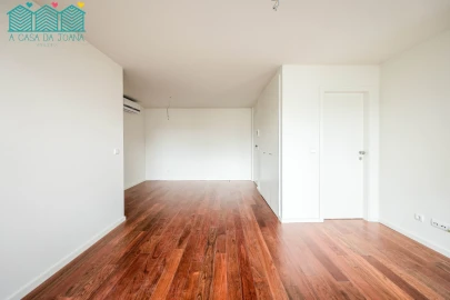 Apartamento T2 para Arrendamento em Glória e Vera Cruz