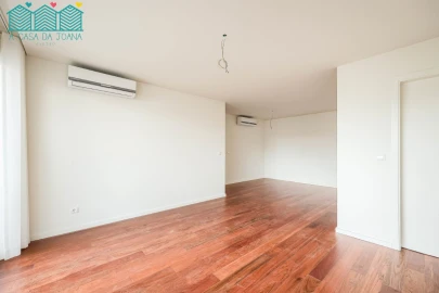 Apartamento T2 para Arrendamento em Glória e Vera Cruz