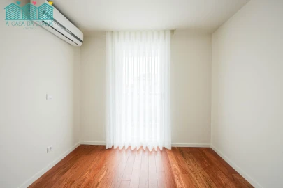 Apartamento T2 para Arrendamento em Glória e Vera Cruz