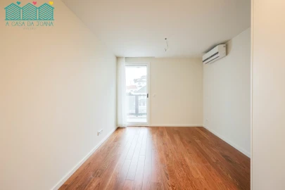 Apartamento T2 para Arrendamento em Glória e Vera Cruz