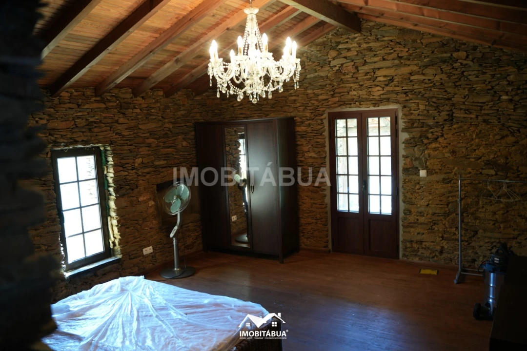 Moradia T4 para Venda em Mouronho Foto 23