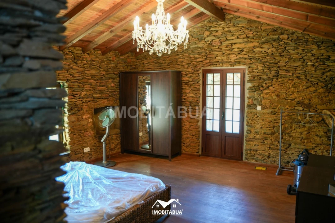 Moradia T4 para Venda em Mouronho Foto 24