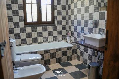 Moradia T4 para Venda em Mouronho