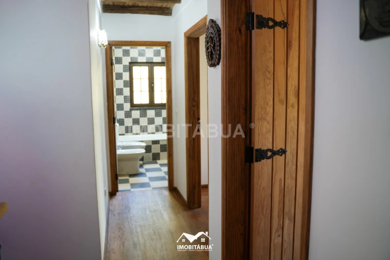 Moradia T4 para Venda em Mouronho Foto 12