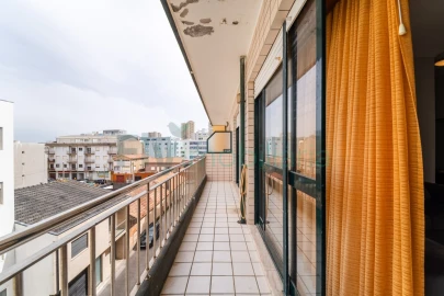 Apartamento T1 para Venda em Aver-O-Mar, Amorim e Terroso