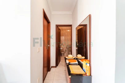 Apartamento T1 para Venda em Aver-O-Mar, Amorim e Terroso
