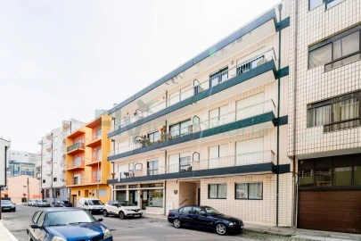 Apartamento T1 para Venda em Aver-O-Mar, Amorim e Terroso