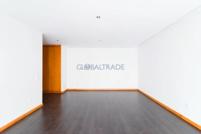 Apartamento T3 para Venda em Foz do Sousa e Covelo