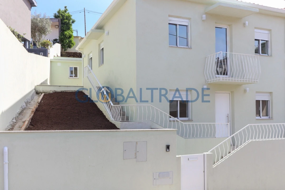 Moradia T3 para Venda em Fânzeres e São Pedro da Cova Foto 2