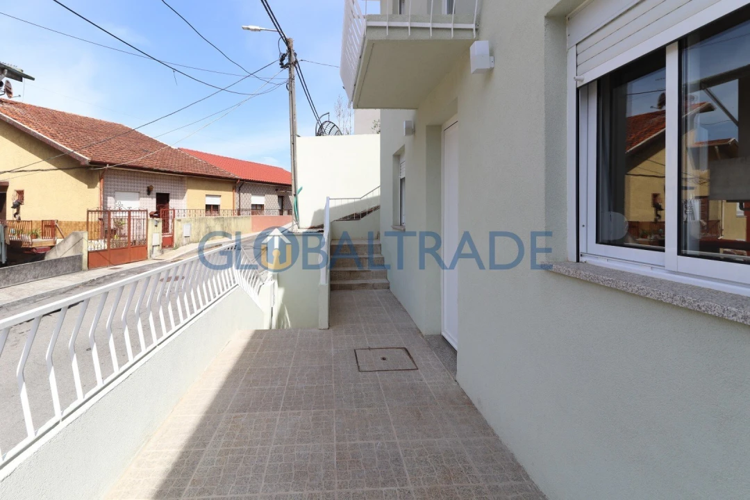 Moradia T3 para Venda em Fânzeres e São Pedro da Cova Foto 3
