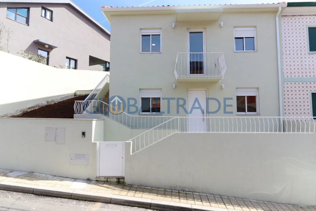 Moradia T3 para Venda em Fânzeres e São Pedro da Cova Foto 1