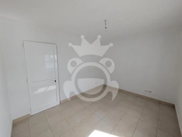 Armazém para Arrendamento em Portel