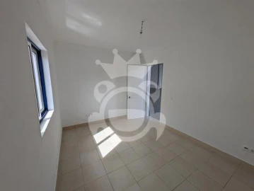 Armazém para Arrendamento em Portel