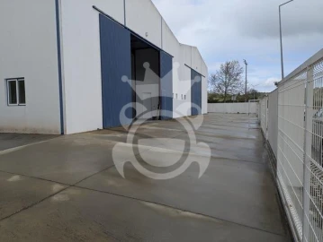 Armazém para Arrendamento em Portel