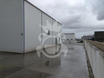 Armazém para Arrendamento em Portel
