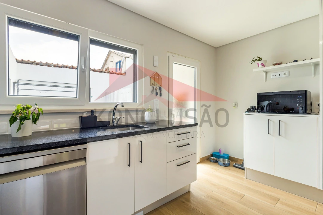 Moradia T3 para Venda em Quinta do Conde Foto 6