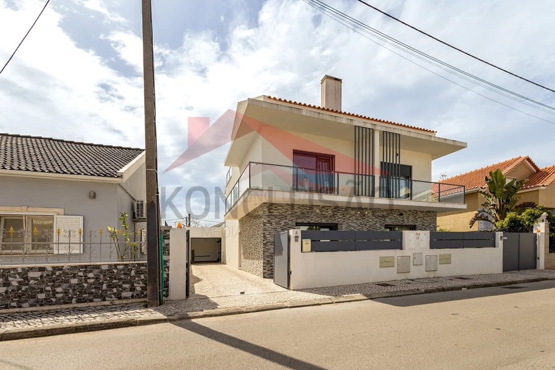 Moradia T3 para Venda em Quinta do Conde Foto 1