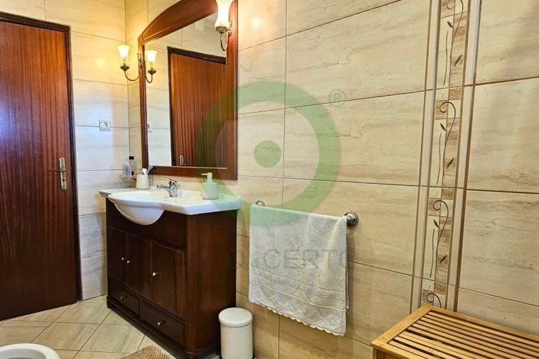 Moradia T4 para Venda em Friões Foto 19