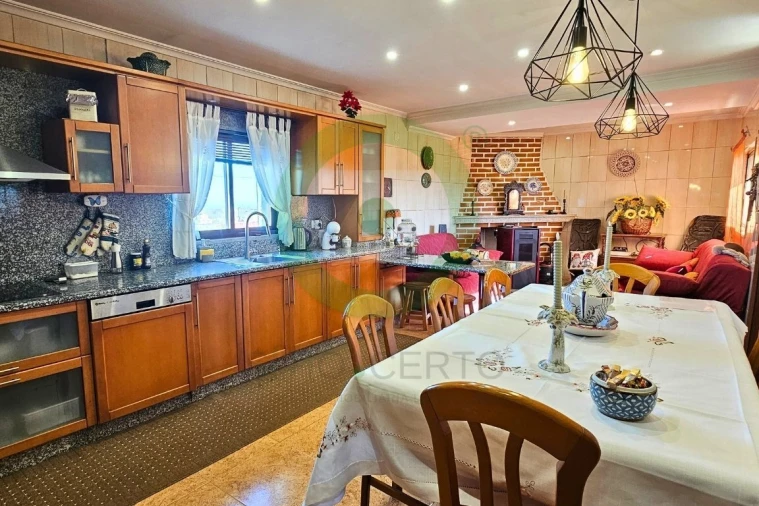 Moradia T4 para Venda em Friões Foto 8