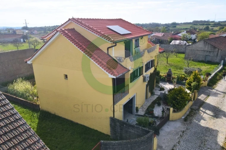 Moradia T4 para Venda em Friões Foto 3