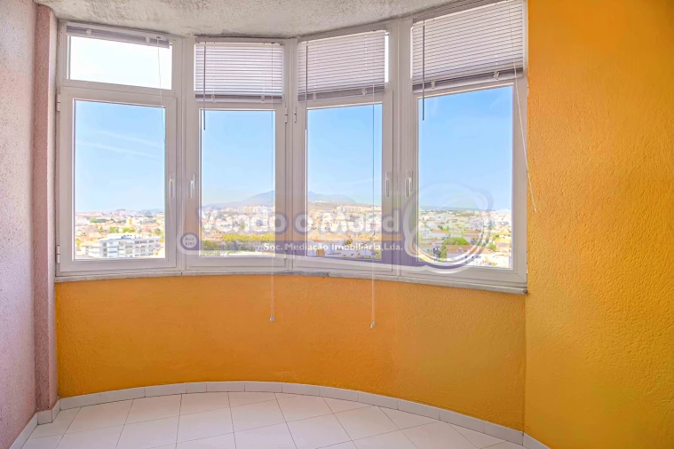 Apartamento T3 para Venda em Algueirão-Mem Martins Foto 14