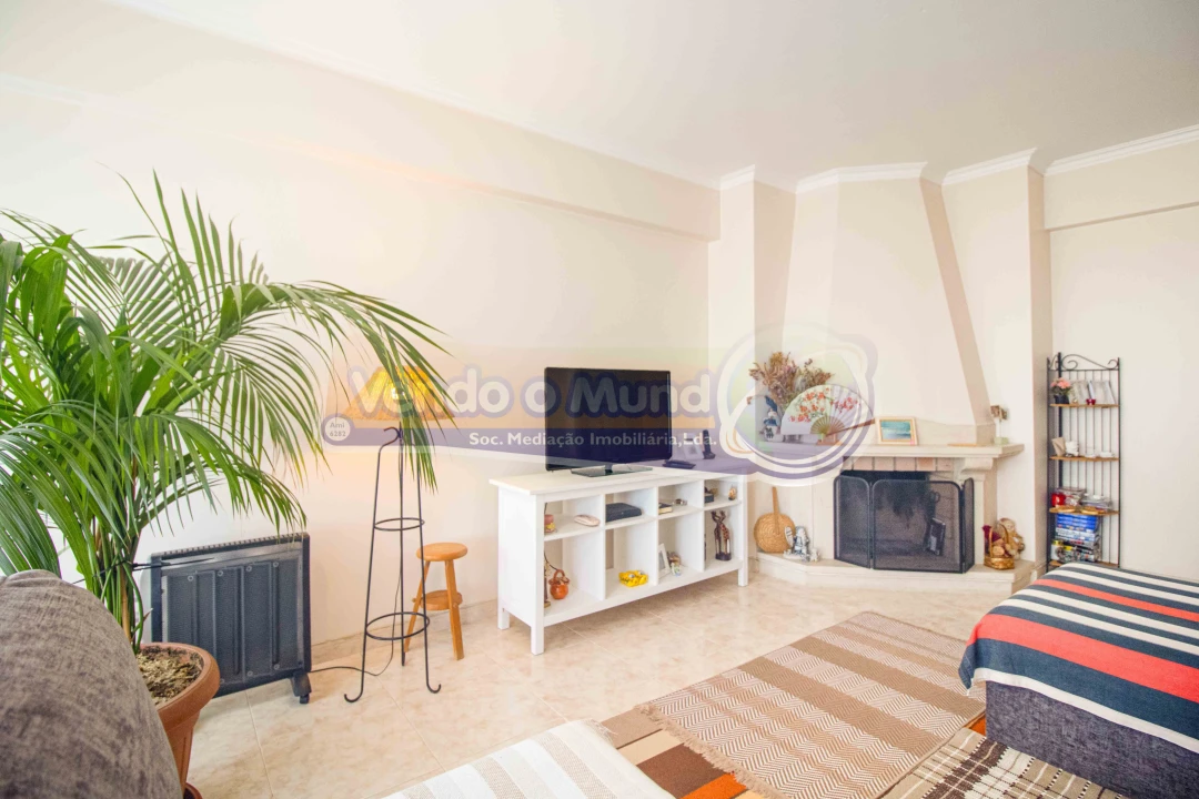 Apartamento T3 para Venda em Algueirão-Mem Martins Foto 1