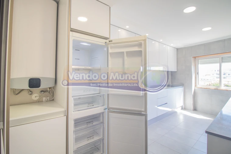 Apartamento T3 para Venda em Algueirão-Mem Martins Foto 4