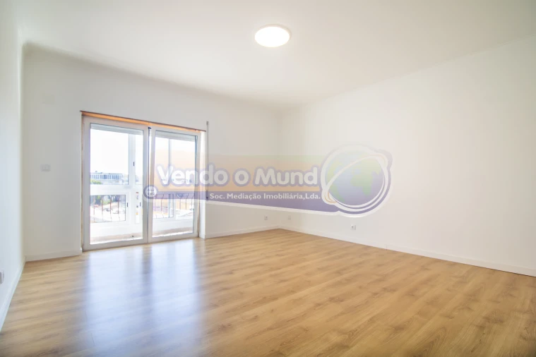 Apartamento T3 para Venda em Algueirão-Mem Martins Foto 14