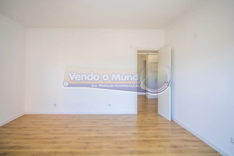 Apartamento T3 para Venda em Algueirão-Mem Martins Foto 18