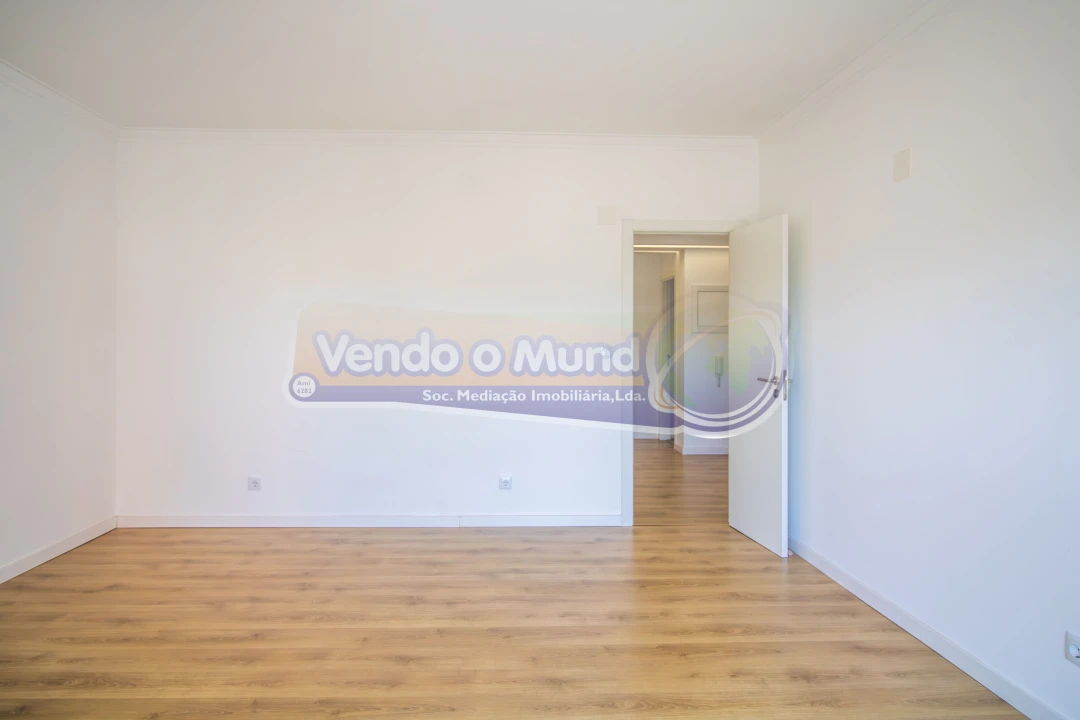 Apartamento T3 para Venda em Algueirão-Mem Martins Foto 18
