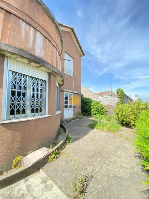 Moradia T7 para Venda em Campanhã