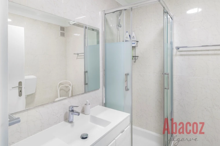 Apartamento T1 para Venda em Armação de Pera Foto 8