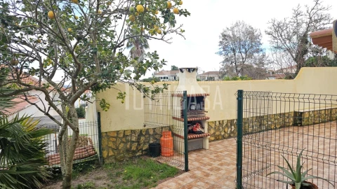 Moradia T3 para Venda em Venda do Pinheiro e Santo Estêvão das Galés