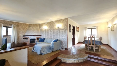 Moradia T3 para Venda em Venda do Pinheiro e Santo Estêvão das Galés