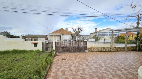 Moradia T3 para Venda em Venda do Pinheiro e Santo Estêvão das Galés